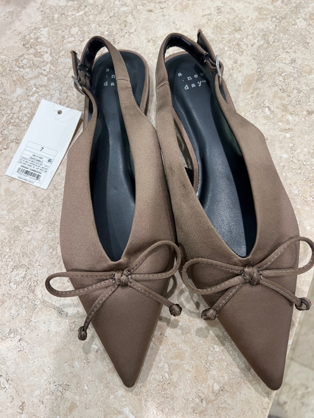 A New Day pointed toe bow flats size 7 NWT